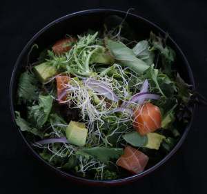 Vege-Salad-with-raw-salmon